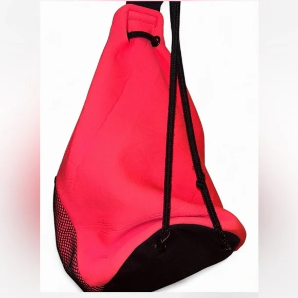 Victoria’s Secret Hot Pink Drawstring Bag - Picture 3 of 8